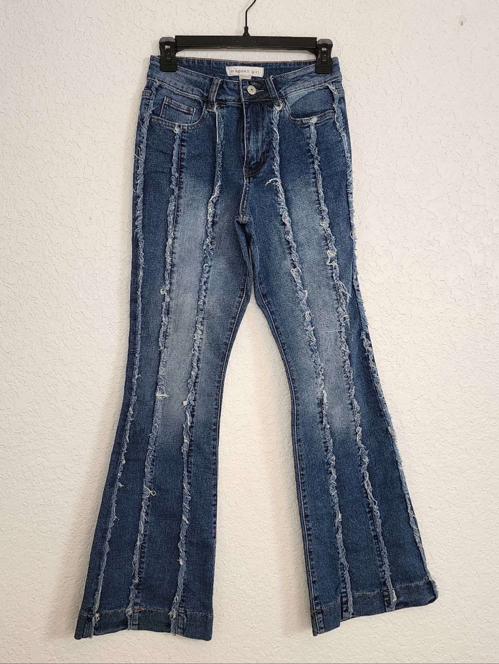 Madden Girl Frayed Seam Flare Leg Jeans Size 3 Boho Y2K Retro Modern Vintage